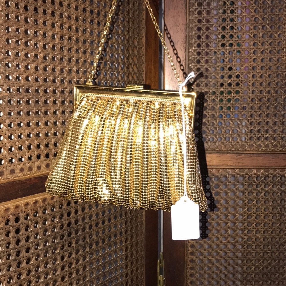 1950's Vintage Whiting and Davis Gold Tone Clutch - Picture 2 of 10
